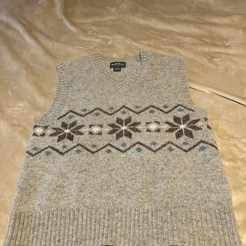 Woolrich Large Gray 100% Wool Snowflake Pattern Sweater Vest, EUC
